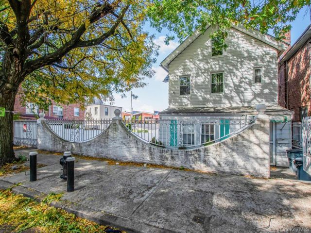 [Woodlawn Real Estate, listing number 7256668]