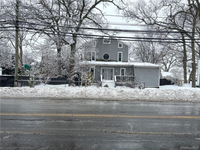  4 BR,  4.00 BTH &nbsp;Exp ranch style home in Massapequa