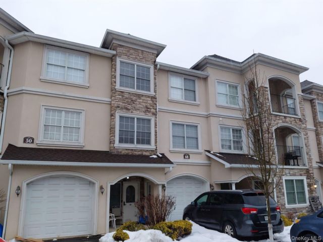  4 BR,  2.00 BTH &nbsp;Other style home in Monsey