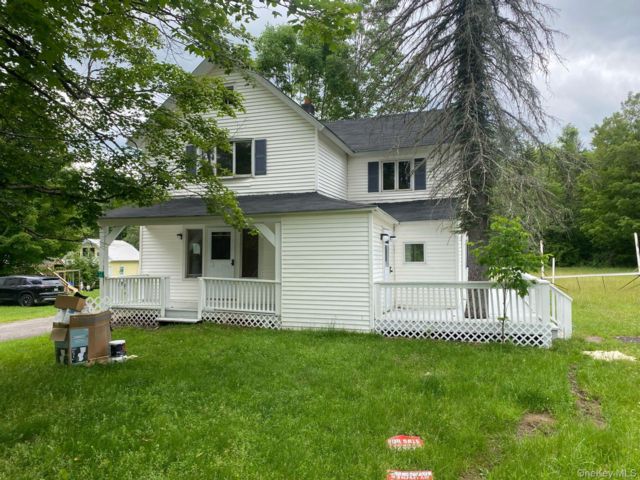  3 BR,  2.00 BTH &nbsp;Colonial style home in Tannersville