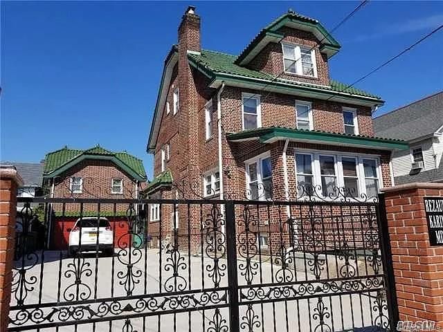 Studio,  0.00 BTH &nbsp;Colonial style home in Jamaica