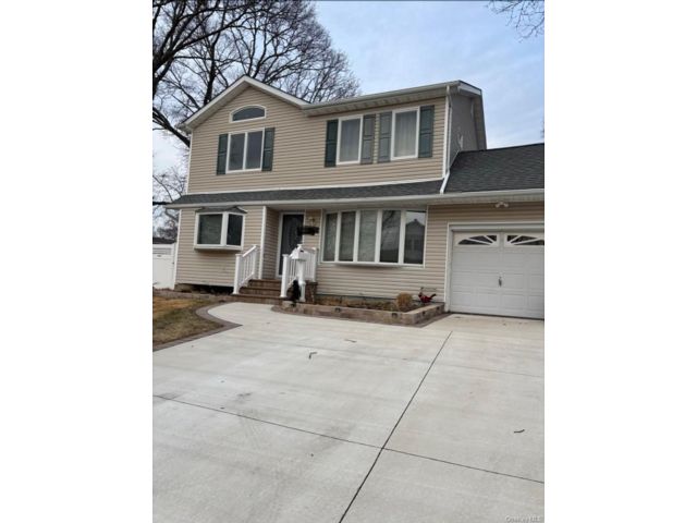 [Centereach Real Estate, listing number 7256873]