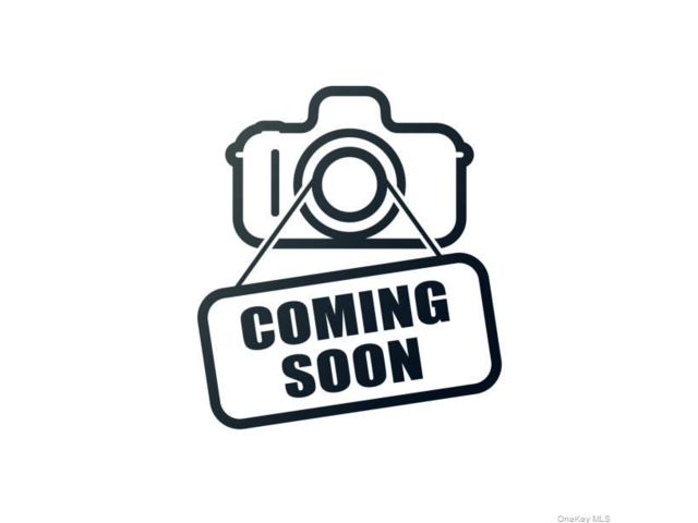  4 BR,  2.00 BTH &nbsp;Cape cod style home in Fresh Meadows