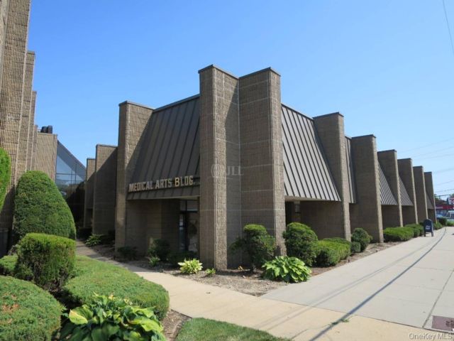 Studio,  0.00 BTH &nbsp;House style home in New Hyde Park