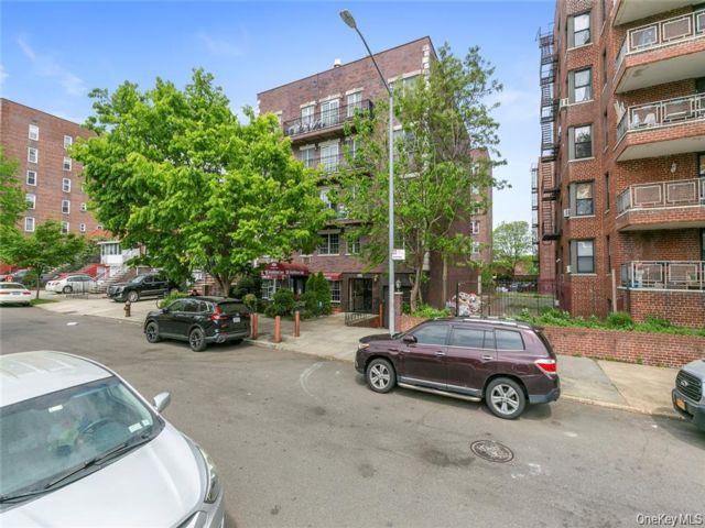  1 BR,  1.00 BTH &nbsp;Other style home in Forest Hills