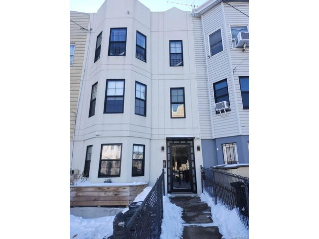  1 BR,  1.00 BTH &nbsp;Modern style home in Kensington