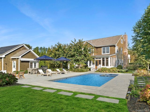  4 BR,  5.00 BTH &nbsp;Traditional style home in Southold