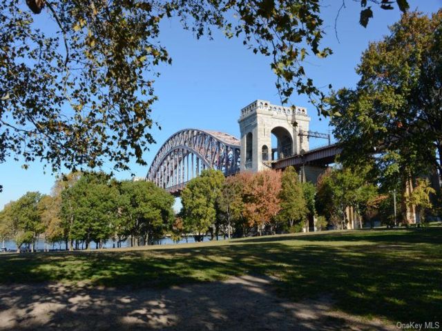  2 BR,  1.00 BTH &nbsp;A-frame style home in Astoria