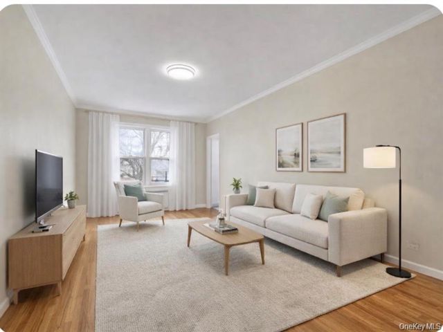  2 BR,  1.00 BTH &nbsp;Other style home in Rego Park