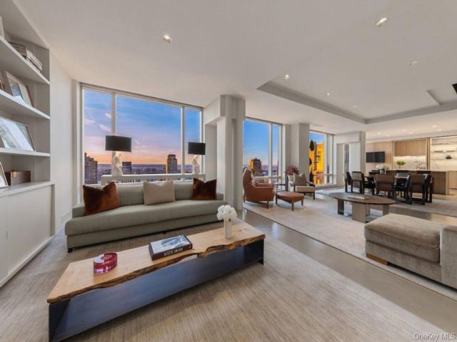  5 BR,  5.00 BTH &nbsp;Condo style home in New York (manhattan)