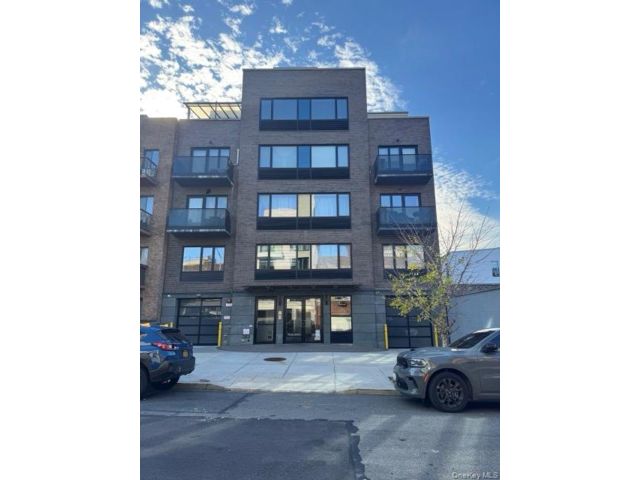  1 BR,  1.00 BTH &nbsp;Other style home in Astoria