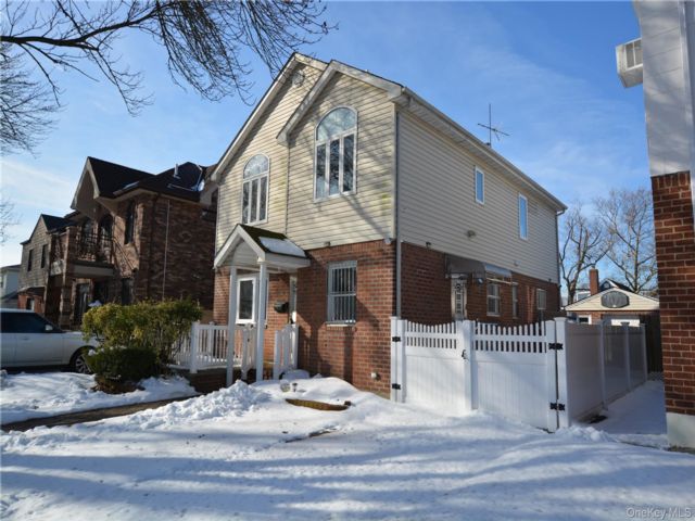 [Bellerose Real Estate, listing number 7257679]