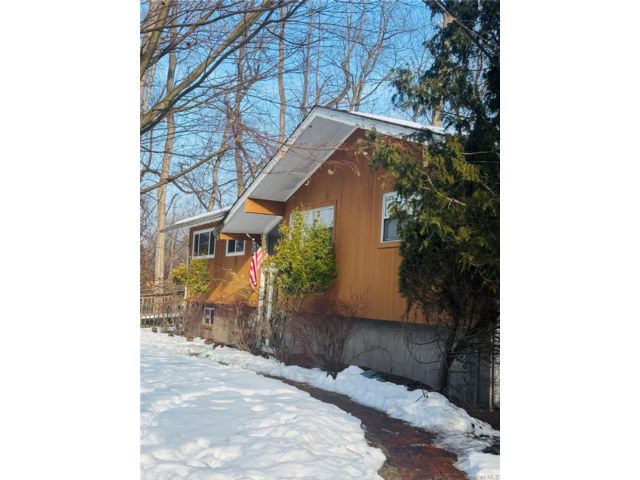  5 BR,  3.00 BTH &nbsp;Split ranch style home in Tappan