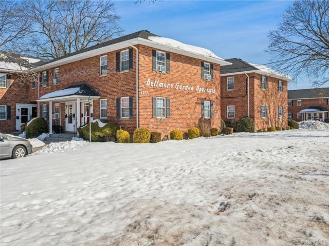  2 BR,  1.00 BTH &nbsp;Garden style home in North Bellmore