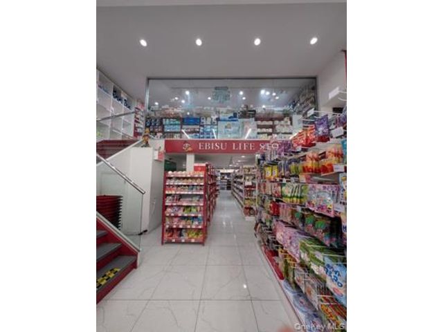 [PHOTO]
