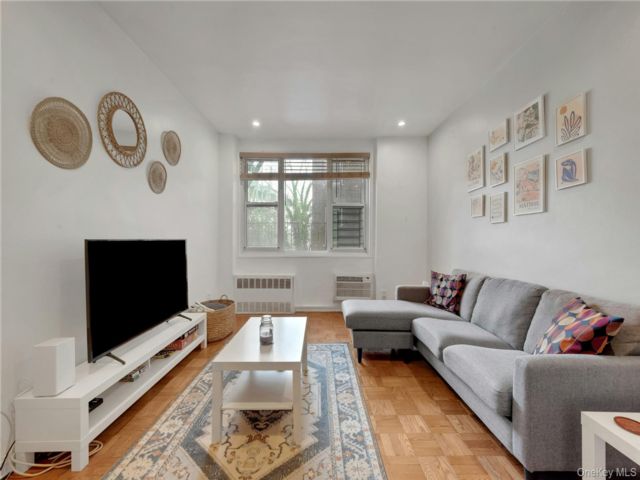 [Kingsbridge Real Estate, listing number 7258024]