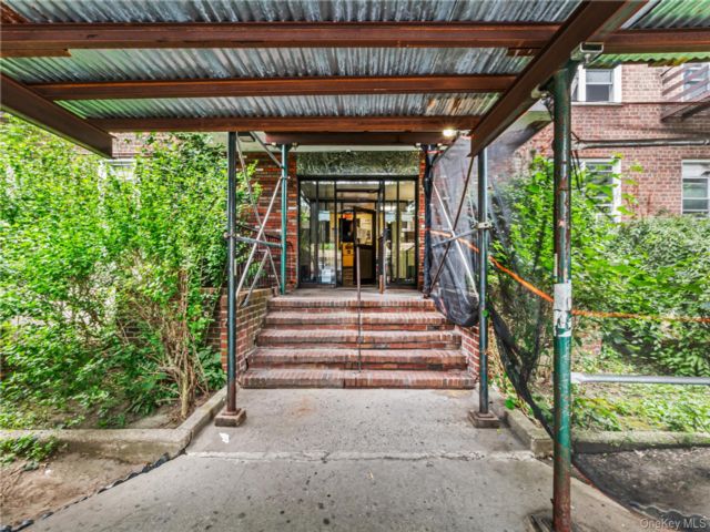 Studio,  1.00 BTH &nbsp;Other style home in Flushing