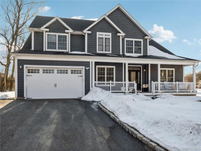  5 BR,  3.00 BTH &nbsp;Colonial style home in Kings Park
