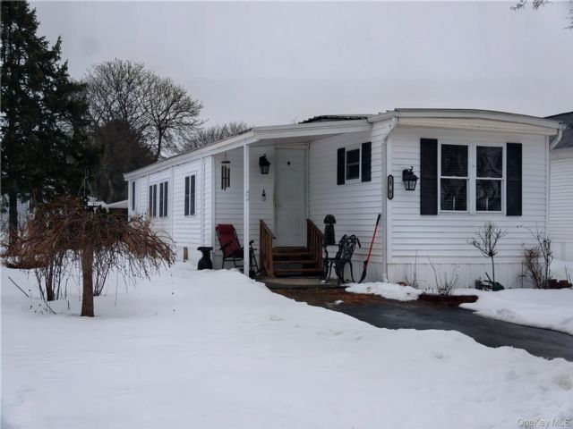  2 BR,  1.00 BTH &nbsp;Ranch style home in Calverton