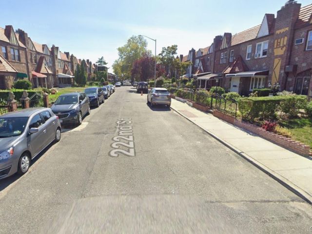  3 BR,  2.00 BTH &nbsp;House style home in Cambria Heights