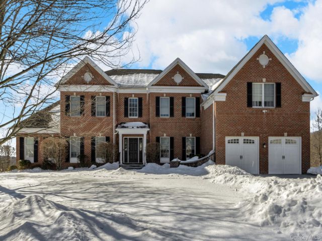  4 BR,  4.00 BTH &nbsp;Colonial style home in Cortlandt Manor