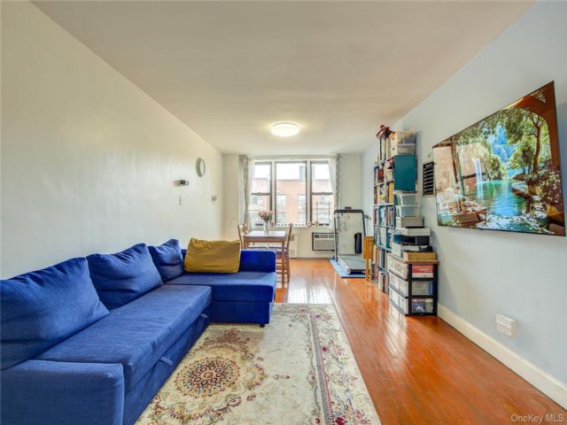  1 BR,  1.00 BTH &nbsp;Other style home in Elmhurst