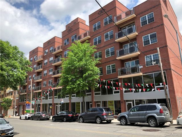  2 BR,  1.00 BTH &nbsp;Other style home in Flushing