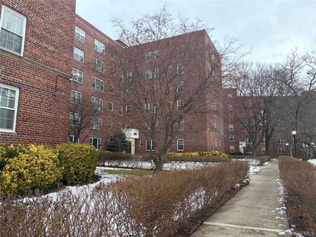  1 BR,  1.00 BTH &nbsp;Other style home in New Rochelle