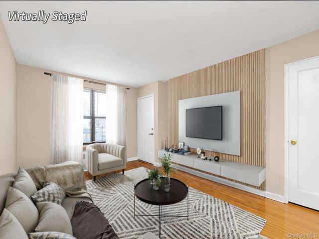  1 BR,  1.00 BTH &nbsp;Garden style home in Fresh Meadows