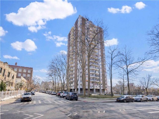 [Kingsbridge Real Estate, listing number 7258553]