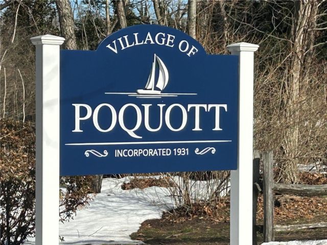  2 BR,  1.00 BTH &nbsp;Bungalow style home in East Setauket