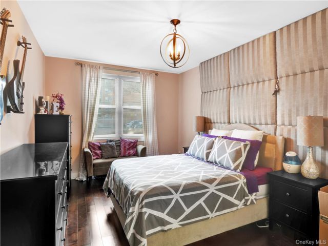 [Kingsbridge Real Estate, listing number 7258717]