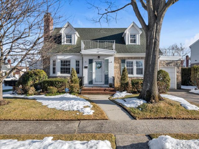  4 BR,  2.00 BTH &nbsp;Cape cod style home in New Hyde Park