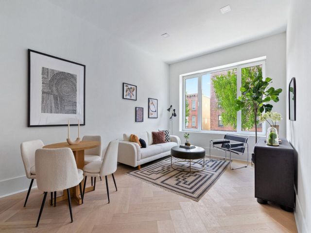  3 BR,  3.00 BTH &nbsp;Condo style home in Windsor Terrace