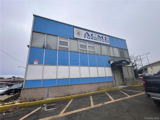 [Woodside Real Estate, listing number 7259065]