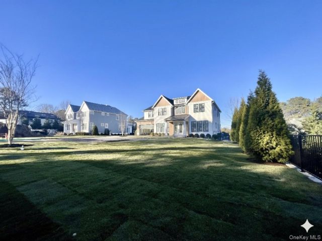  7 BR,  8.00 BTH &nbsp;Traditional style home in Southampton