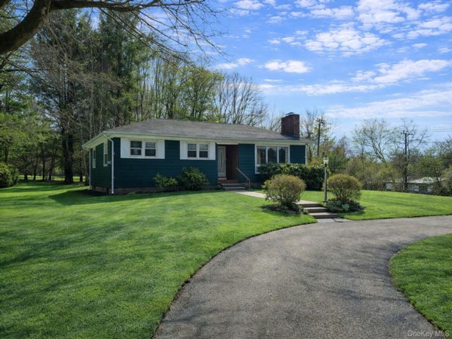  3 BR,  1.00 BTH &nbsp;Ranch style home in Mattituck