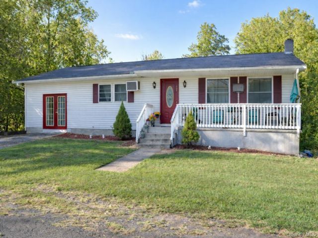  2 BR,  1.00 BTH &nbsp;Ranch style home in Newburgh