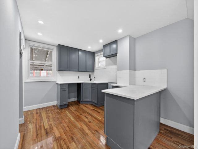  4 BR,  3.00 BTH &nbsp;Colonial style home in Jamaica