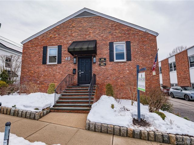 Studio,  0.00 BTH &nbsp;House style home in Huntington