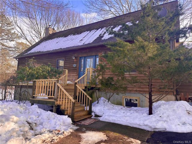 [Riverhead Real Estate, listing number 7259407]