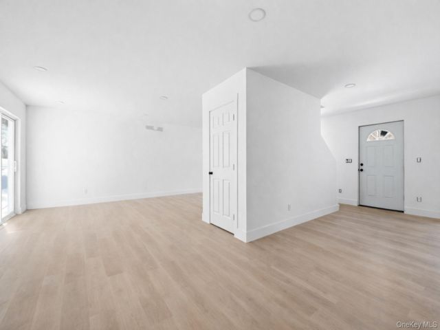 [PHOTO]