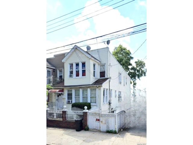 Studio,  0.00 BTH &nbsp;Colonial style home in Richmond Hill North