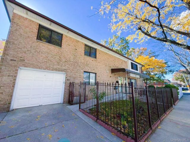 Studio,  0.00 BTH &nbsp;House style home in Whitestone