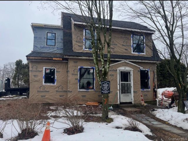  3 BR,  5.00 BTH &nbsp;Colonial style home in Croton-on-hudson