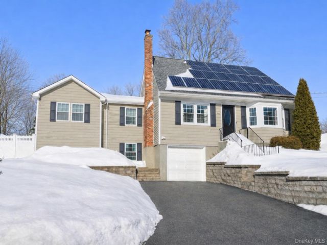  4 BR,  3.00 BTH &nbsp;Colonial style home in Kings Park