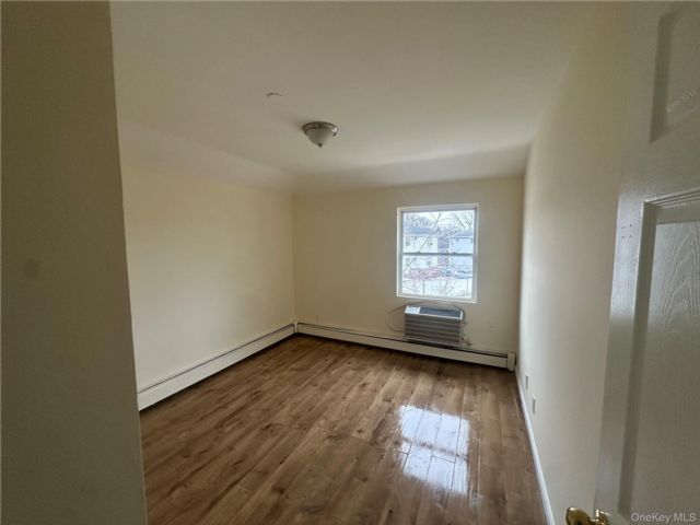  3 BR,  2.00 BTH &nbsp;House style home in Howard Beach