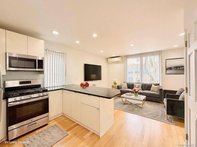  1 BR,  1.00 BTH &nbsp;Other style home in Glendale