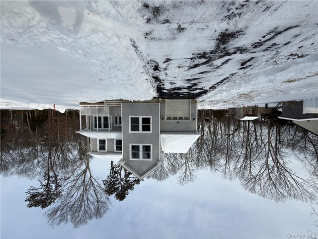  4 BR,  3.00 BTH &nbsp;Colonial style home in Coram