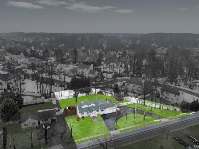  5 BR,  3.00 BTH &nbsp;Colonial style home in Nesconset